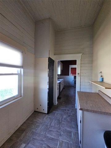 300 S Oak Street, Lorena, TX 76655