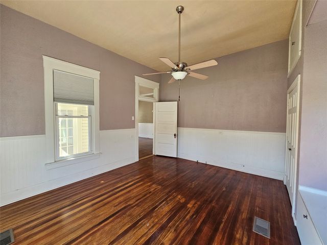 300 S Oak Street, Lorena, TX 76655