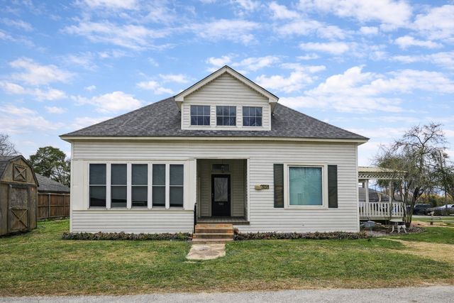 300 S Oak Street, Lorena, TX 76655