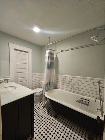 300 S Oak Street, Lorena, TX 76655