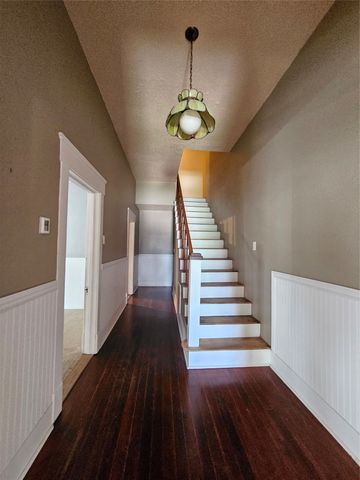 300 S Oak Street, Lorena, TX 76655