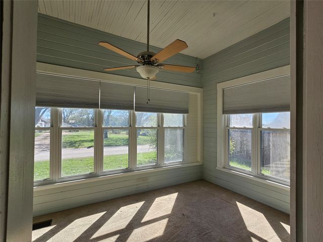 300 S Oak Street, Lorena, TX 76655