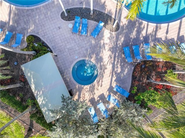 6532 Monterey PT 202, Naples, FL 34105