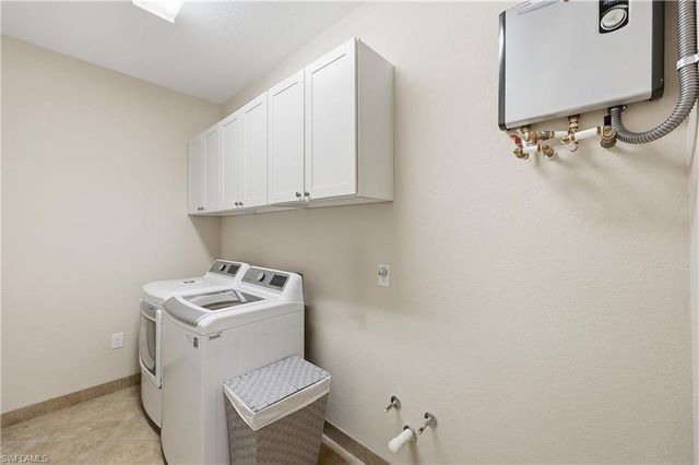 6532 Monterey PT 202, Naples, FL 34105