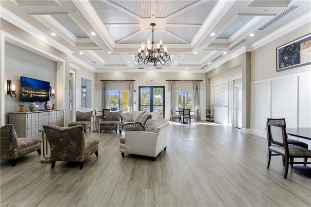 6532 Monterey PT 202, Naples, FL 34105