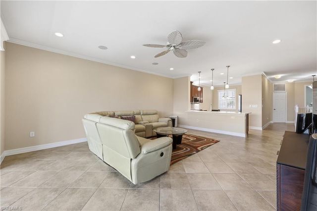 6532 Monterey PT 202, Naples, FL 34105