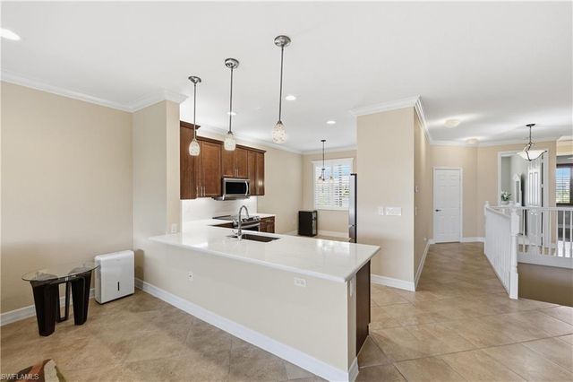 6532 Monterey PT 202, Naples, FL 34105