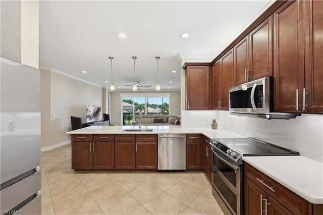 6532 Monterey PT 202, Naples, FL 34105