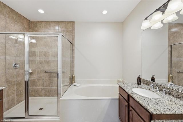 6532 Monterey PT 202, Naples, FL 34105