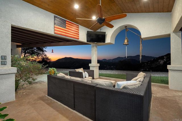 302 ALPINE TRAIL RD, Alpine, CA 91901