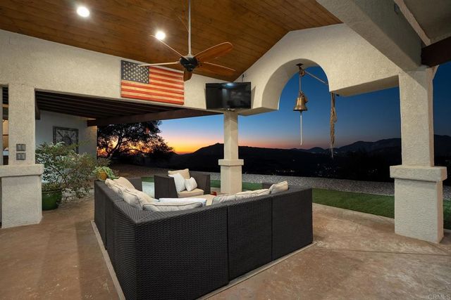 302 ALPINE TRAIL RD, Alpine, CA 91901