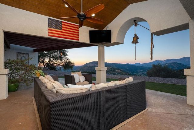 302 ALPINE TRAIL RD, Alpine, CA 91901