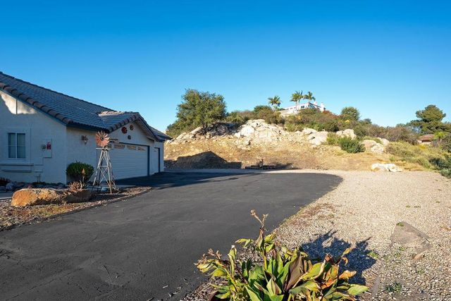 302 ALPINE TRAIL RD, Alpine, CA 91901