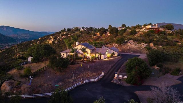 302 ALPINE TRAIL RD, Alpine, CA 91901