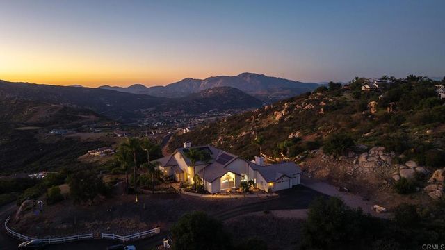 302 ALPINE TRAIL RD, Alpine, CA 91901