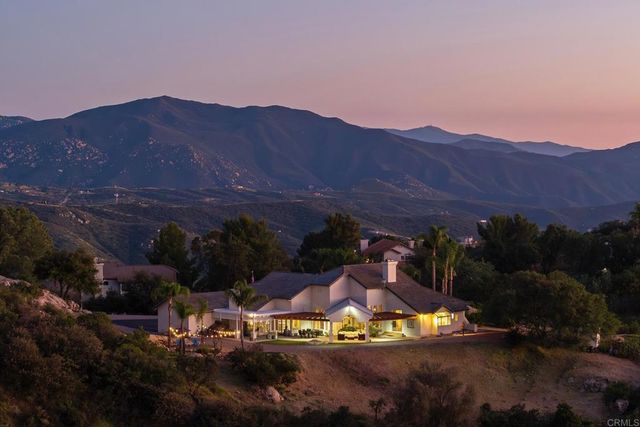 302 ALPINE TRAIL RD, Alpine, CA 91901