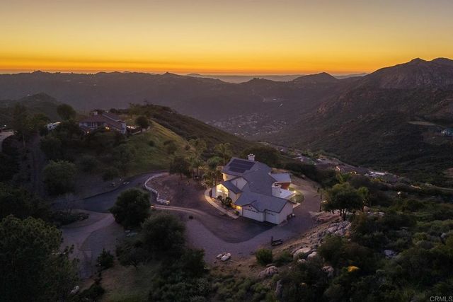 302 ALPINE TRAIL RD, Alpine, CA 91901