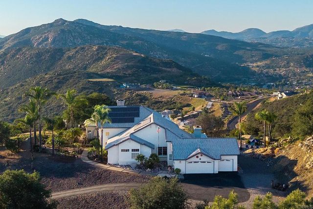 302 ALPINE TRAIL RD, Alpine, CA 91901