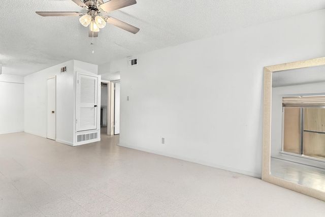 6911 Cooper LN B, Austin, TX 78745