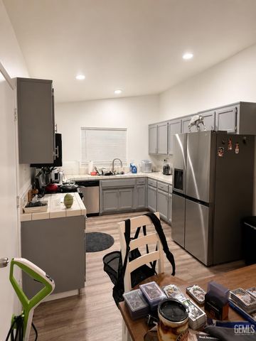 123 Obregon Avenue, Bakersfield, CA 93307