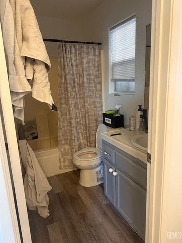 123 Obregon Avenue, Bakersfield, CA 93307