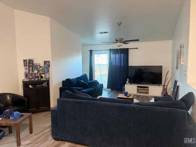 123 Obregon Avenue, Bakersfield, CA 93307