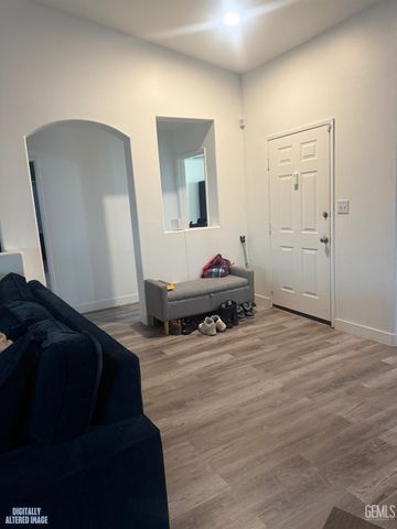 123 Obregon Avenue, Bakersfield, CA 93307