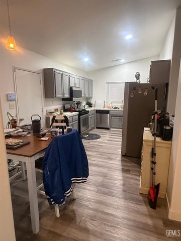 123 Obregon Avenue, Bakersfield, CA 93307