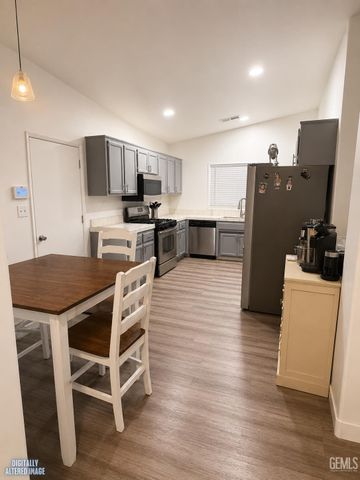 123 Obregon Avenue, Bakersfield, CA 93307