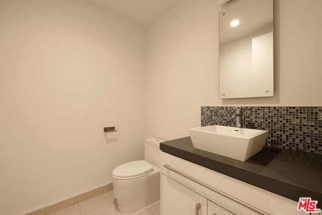 928 N Croft Avenue 201, Los Angeles, CA 90069