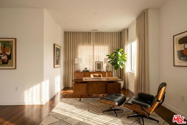 928 N Croft Avenue 201, Los Angeles, CA 90069