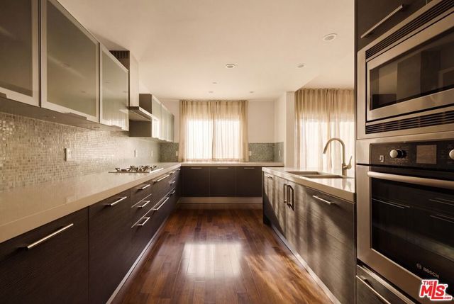 928 N Croft Avenue 201, Los Angeles, CA 90069