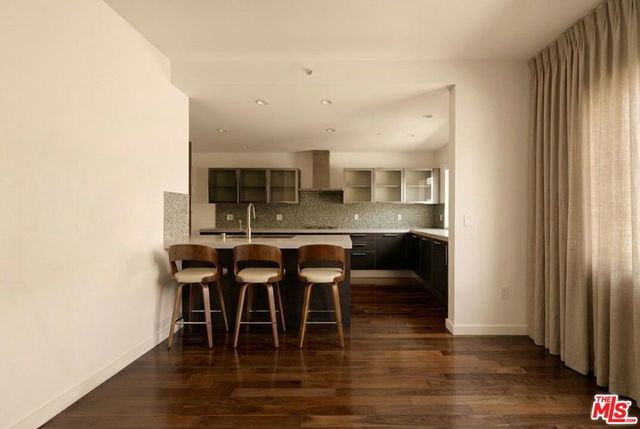 928 N Croft Avenue 201, Los Angeles, CA 90069