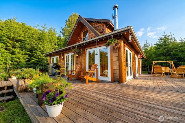 7603 Wheeler Road, Maple Falls, WA 98266