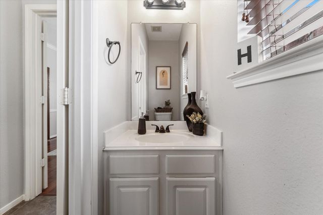 4318 Raintree Ct Court, Pasadena, TX 77505