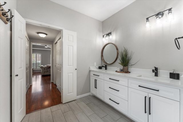 4318 Raintree Ct Court, Pasadena, TX 77505