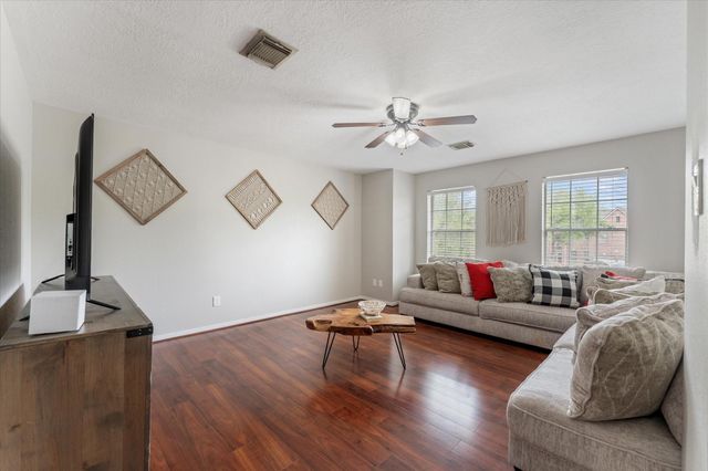 4318 Raintree Ct Court, Pasadena, TX 77505