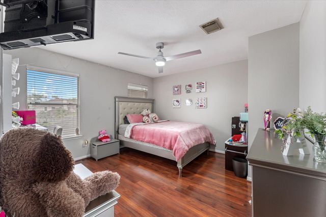 4318 Raintree Ct Court, Pasadena, TX 77505