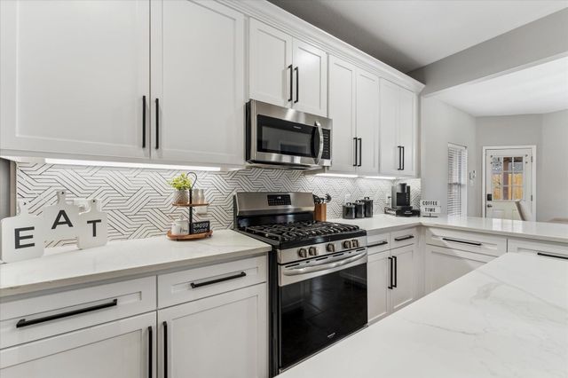 4318 Raintree Ct Court, Pasadena, TX 77505