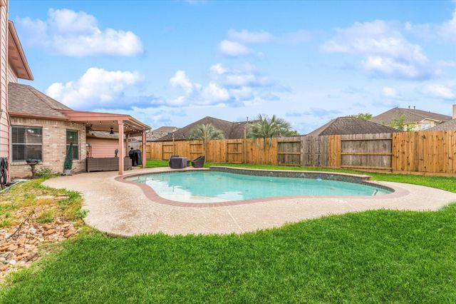4318 Raintree Ct Court, Pasadena, TX 77505