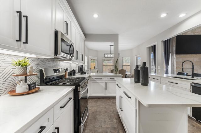 4318 Raintree Ct Court, Pasadena, TX 77505