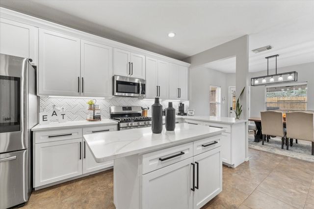 4318 Raintree Ct Court, Pasadena, TX 77505