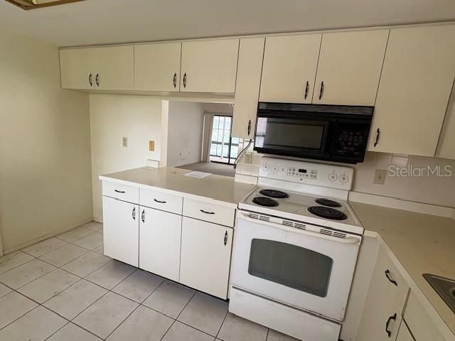 4625 OAK HILL TERRACE 31, Sarasota, FL 34232