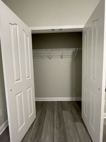 545 Red Fox Dr, Burns, TN 37029