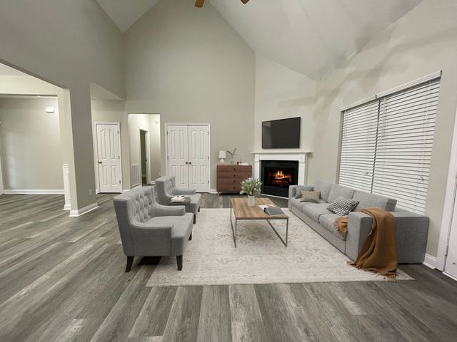 545 Red Fox Dr, Burns, TN 37029