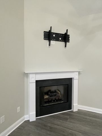 545 Red Fox Dr, Burns, TN 37029