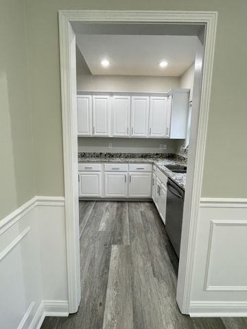 545 Red Fox Dr, Burns, TN 37029