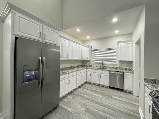 545 Red Fox Dr, Burns, TN 37029