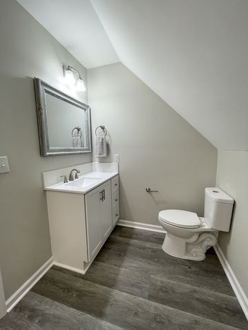 545 Red Fox Dr, Burns, TN 37029