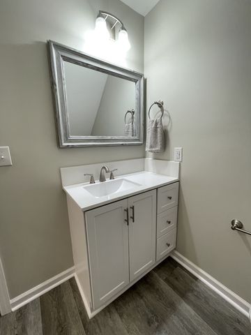 545 Red Fox Dr, Burns, TN 37029